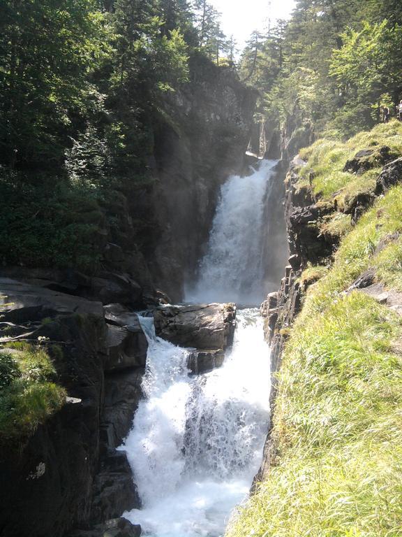 Vacances Perennes Cauterets Exterior foto